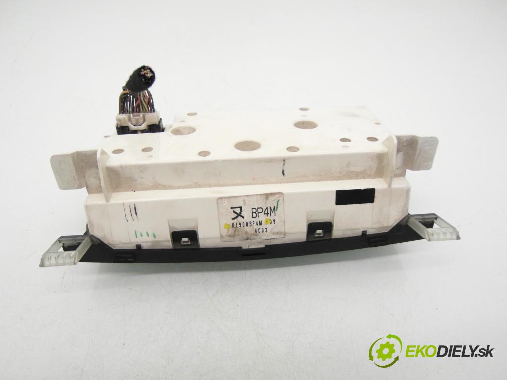 MAZDA 3 (BK) HB 2004 77,00 1.6 - B6ZE 1598,00 Panel kúrenia KLIMATIZACE: K1900BP4M