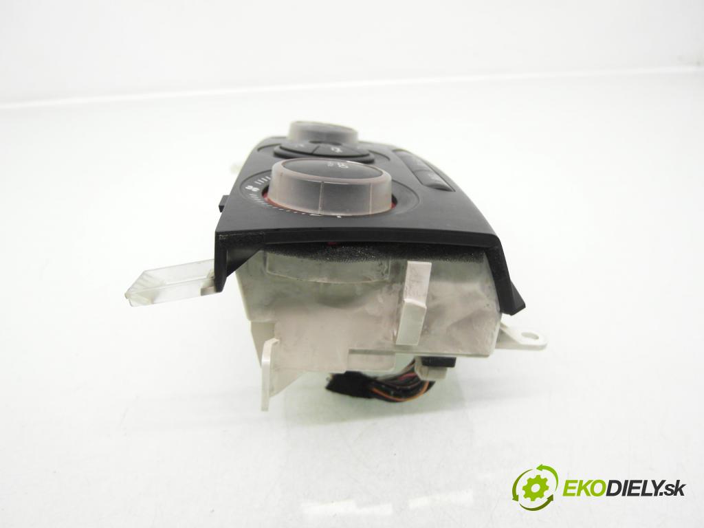 MAZDA 3 (BK) HB 2004 77,00 1.6 - B6ZE 1598,00 Panel kúrenia KLIMATIZACE: K1900BP4M