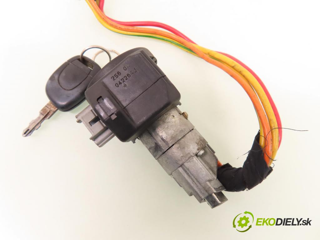 RENAULT CLIO II (BB_, CB_) HB 1999 43,00 1.2 8V 58 1149,00 spinačka / imobilizéra IMMO / Riadiaca jednotka 7700115160 ; 7700113511 ; 21656613