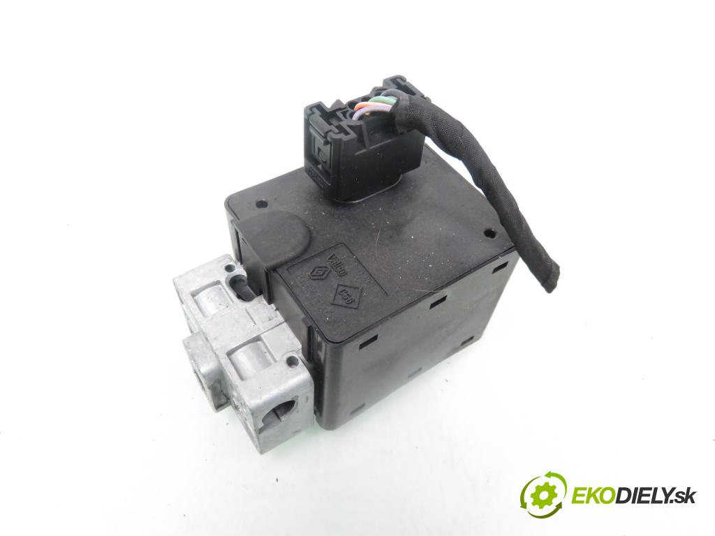 RENAULT MEGANE II sedan (LM0/1_) SEDAN 2006 82,00 1.6 - K4M 812 1598,00 spinačka / imobilizéra IMMO / Riadiaca jednotka 8200509516 ; 8200509552 ; 8200125077