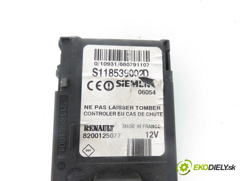 RENAULT MEGANE II sedan (LM0/1_) SEDAN 2006 82,00 1.6 - K4M 812 1598,00 spinačka / imobilizéra IMMO / Riadiaca jednotka 8200509516 ; 8200509552 ; 8200125077