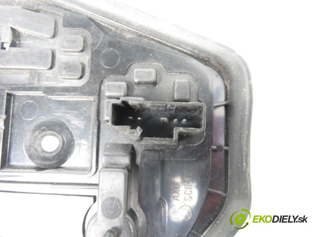 PEUGEOT 206 liftback (2A/C) HB 2001 50,00 1.4 HDi 8V 70 - 8HX 1398,00 PŘÍSPĚVEK svetla pravý ZADNÍ: 