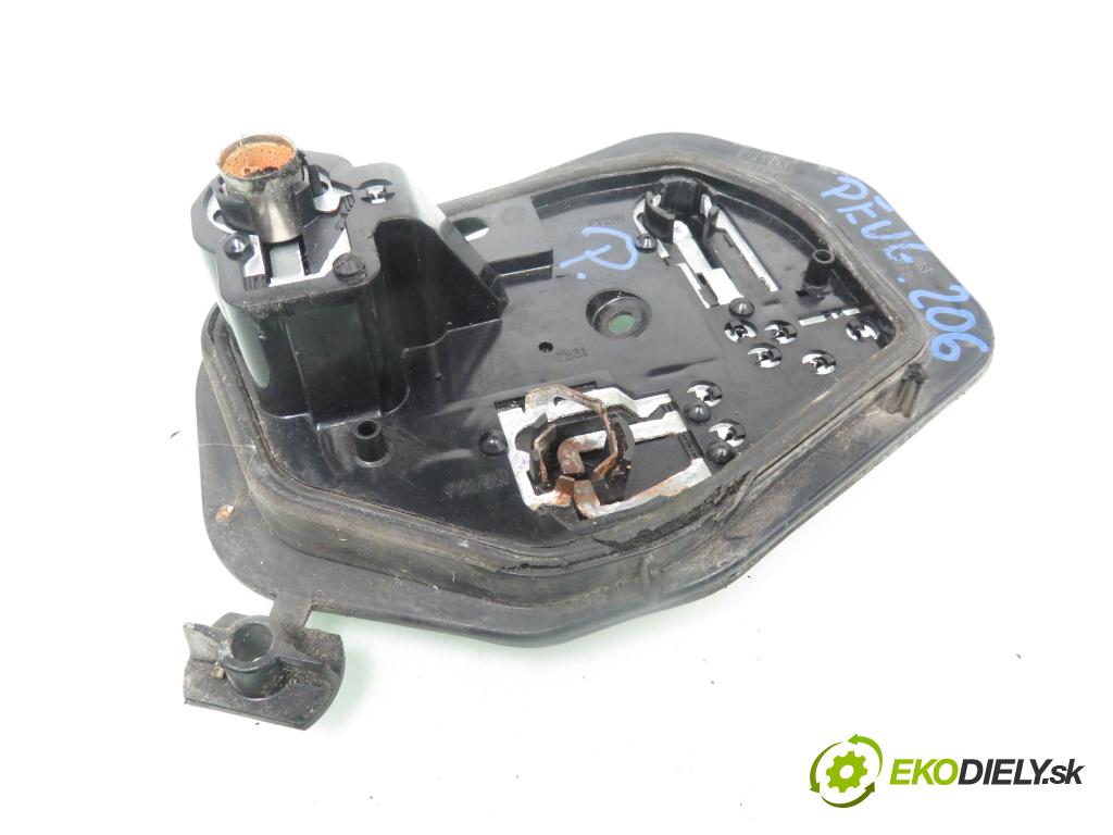 PEUGEOT 206 liftback (2A/C) HB 2001 50,00 1.4 HDi 8V 70 - 8HX 1398,00 vložka svetla pravy zadné