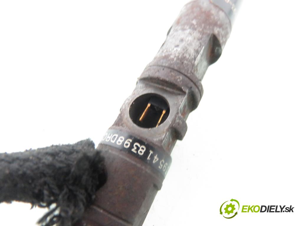 FORD FOCUS Turnier (DNW) KOMBI 2004 74,00 1.8 TDCi - FFDA 1753,00 vstřikovač 2T1Q9F593AA ; EJBR022017 (Vstřikovač paliva)