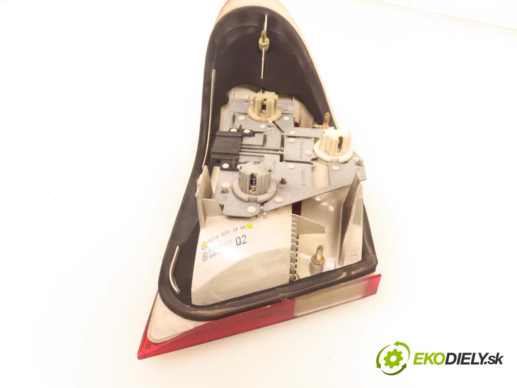 MERCEDES-BENZ KLASA E (W210) SEDAN 2001 105,00 2.2 CDI 143 - OM 611.961 2148,00 Svetlo pravé zadné A2108203464