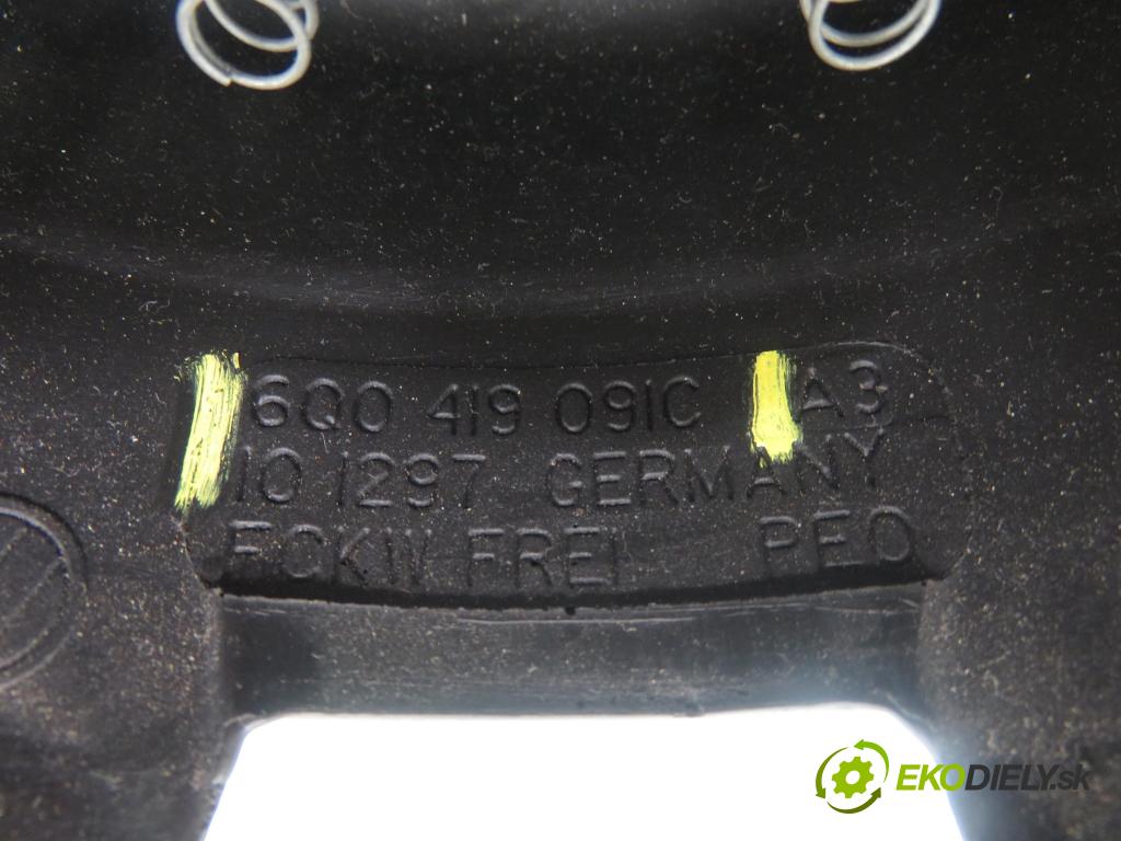 VW GOLF V (1K1) HB 2004 75,00 1.6 - BGU 1595,00 volant 6Q0419091C ; 1T0880201E (Volant)