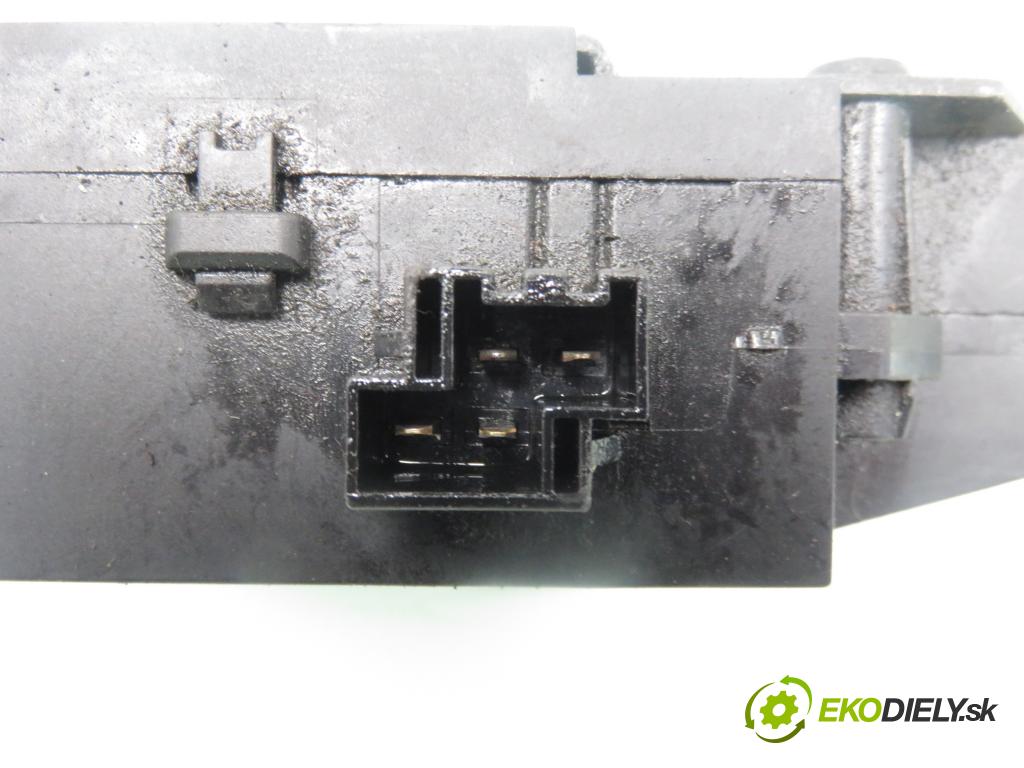 OPEL VECTRA C GTS (Z02) LIFTBACK 2003 108,00 2.2 16V - Z 22 SE 2198,00 zámok dverí kufor EL. 495072894 ; 13185566