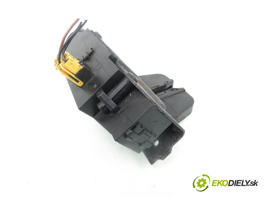 OPEL VECTRA C GTS (Z02) LIFTBACK 2003 108,00 2.2 16V - Z 22 SE 2198,00 zámok dverí kufor EL. 495072894 ; 13185566