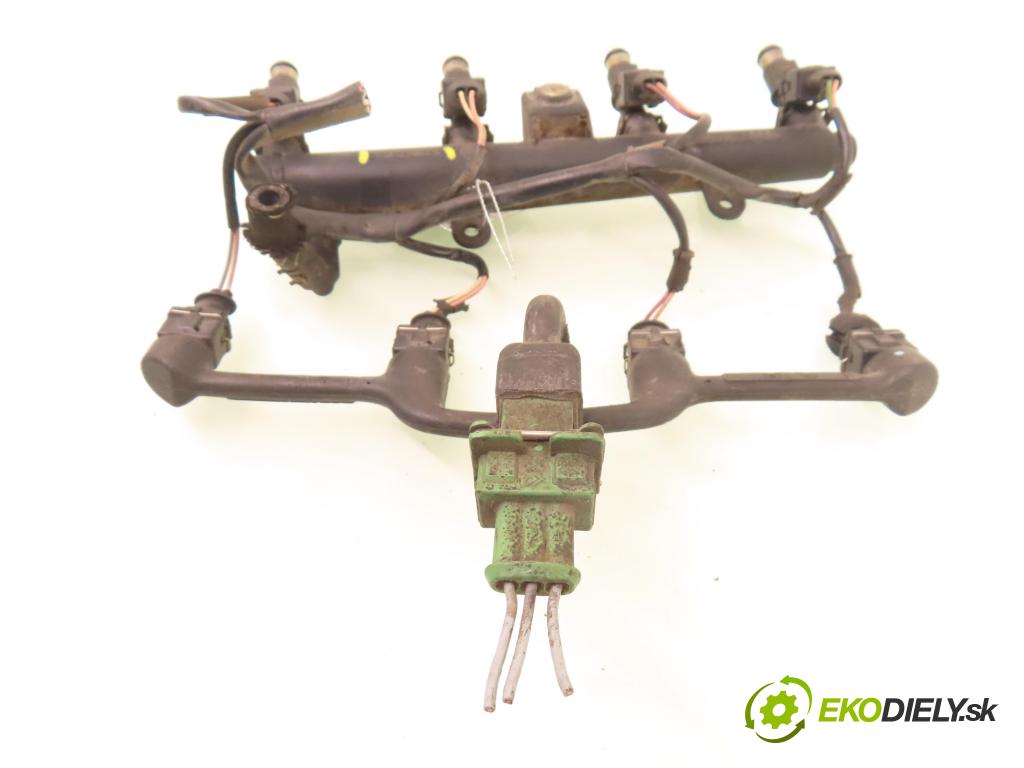 CITROEN BERLINGO / BERLINGO FIRST nadwozie wielkoprzestrzenne (MPV) KOMBIVAN 1999 55,00 1.4 i 75 - KFW 1360,00 Lišta vstrekovacia 9625194080 ; 01F002A ; 9638128080 (Vstrekovacia lišta)