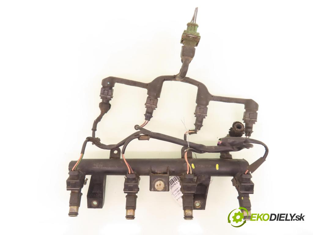 CITROEN BERLINGO / BERLINGO FIRST nadwozie wielkoprzestrzenne (MPV) KOMBIVAN 1999 55,00 1.4 i 75 - KFW 1360,00 lišta vstřikovací 9625194080 ; 01F002A ; 9638128080 (Vstřikovací lišta)