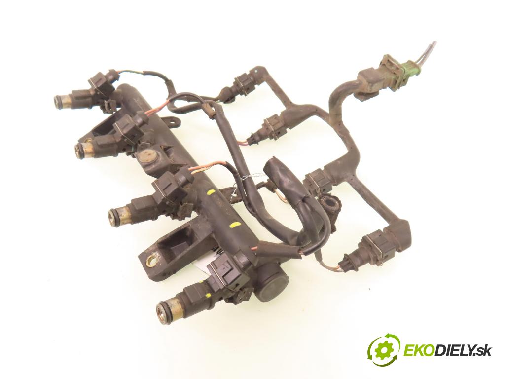 CITROEN BERLINGO / BERLINGO FIRST nadwozie wielkoprzestrzenne (MPV) KOMBIVAN 1999 55,00 1.4 i 75 - KFW 1360,00 lišta vstřikovací 9625194080 ; 01F002A ; 9638128080 (Vstřikovací lišta)