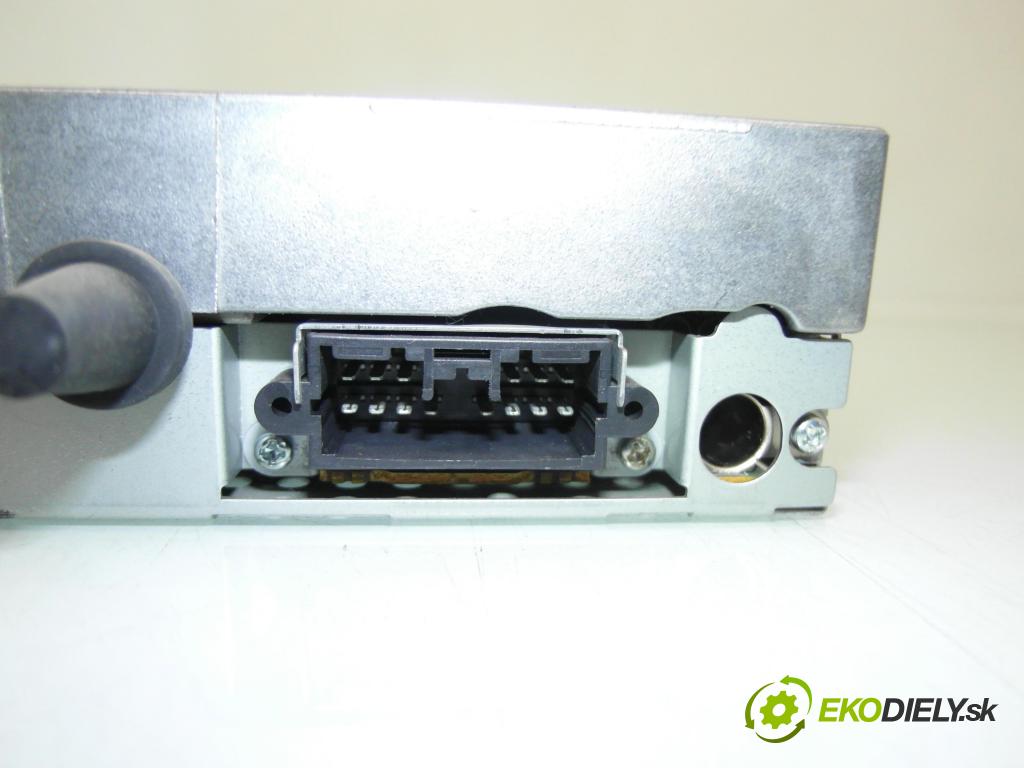 MITSUBISHI SPACE STAR nadwozie wielkoprzestrzenne (MPV) (DG_A) HB 2003 72,00 1.6 16V (DG3A) 98 - 4G18 1584,00 RADIO MZ312720