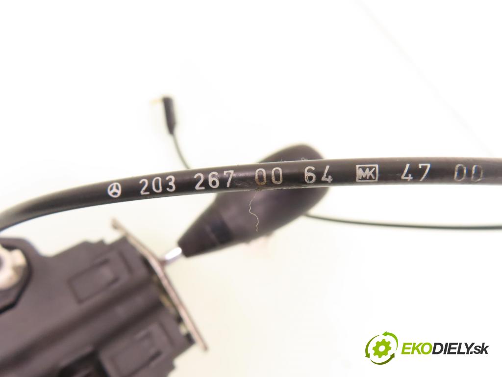 MERCEDES-BENZ KLASA E (W210) SEDAN 2001 105,00 2.2 CDI 143 - OM 611.961 2148,00 ZVEDÁK: 210267075 ; 2032670064