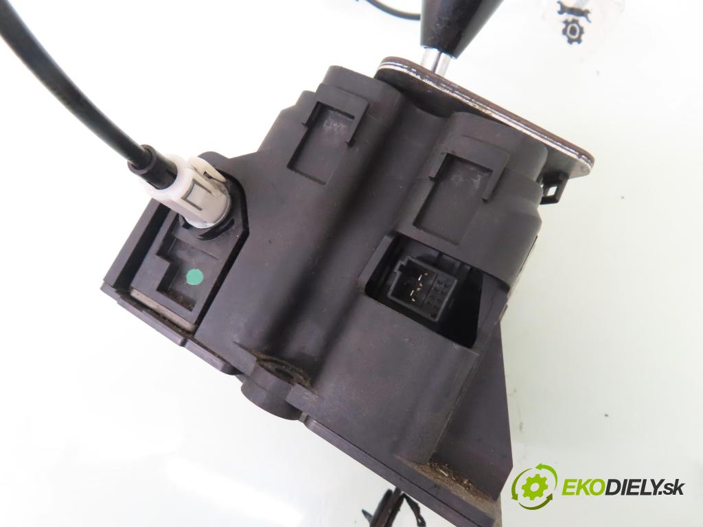 MERCEDES-BENZ KLASA E (W210) SEDAN 2001 105,00 2.2 CDI 143 - OM 611.961 2148,00 ZVEDÁK: 210267075 ; 2032670064