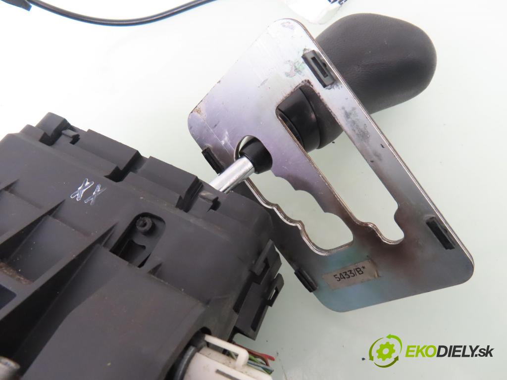 MERCEDES-BENZ KLASA E (W210) SEDAN 2001 105,00 2.2 CDI 143 - OM 611.961 2148,00 ZVEDÁK: 210267075 ; 2032670064