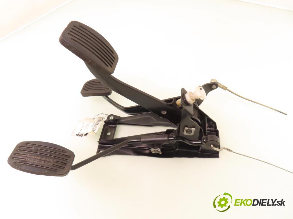 SKODA FELICIA II (6U1) HB 1999 40,00 1.3 - AMG 1289,00 PEDALY: 443611013030