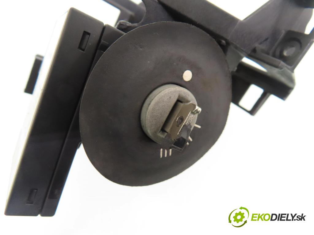 OPEL CORSA C (X01) HB 2004 55,00 1.2 16V 75 - Z 12 XE 1199,00 spinačka 90589313 ; 90589389 ; 24413106 (Spínacia skrinka)