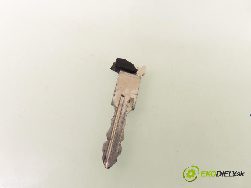 OPEL CORSA C (X01) HB 2004 55,00 1.2 16V 75 - Z 12 XE 1199,00 spinačka 90589313 ; 90589389 ; 24413106 (Spínacia skrinka)