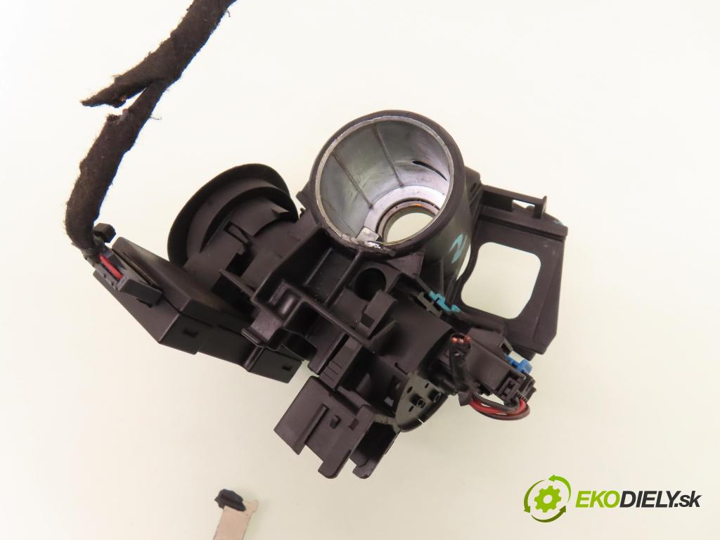 OPEL CORSA C (X01) HB 2004 55,00 1.2 16V 75 - Z 12 XE 1199,00 spinačka 90589313 ; 90589389 ; 24413106 (Spínacia skrinka)