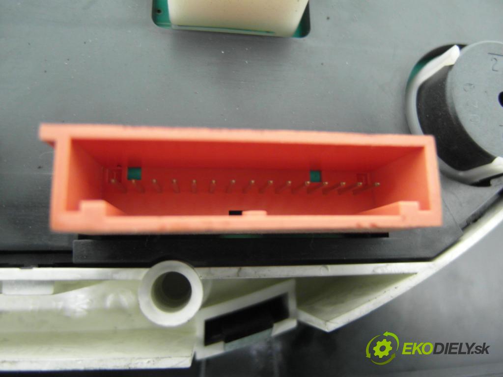 RENAULT VEL SATIS (BJ0_) HB 2002 133,00 3.0 dCi (BJ0S) - P9X 715 2958,00 Prístrojovka elektrický 8200013676