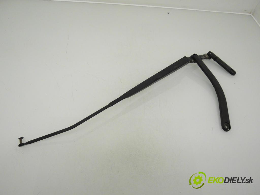 RENAULT SCENIC II (JM0/1_) MINIVAN 2003 83,00 1.6 (JM0C, JM0J, JM1B) - K4M 782 1598,00 RAMENO: stierače PP 8200113231