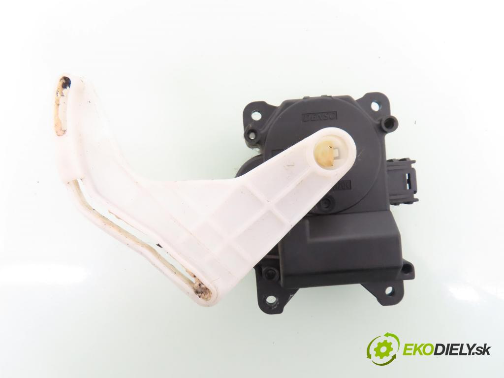 TOYOTA COROLLA (_E12_) HB 2002 81,00 1.6 VVT-i (ZZE121_) - 3ZZ-FE 1598,00 Motorček dverí kúrenia AE0637008930