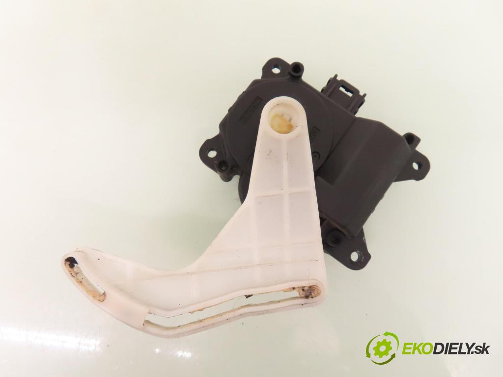 TOYOTA COROLLA (_E12_) HB 2002 81,00 1.6 VVT-i (ZZE121_) - 3ZZ-FE 1598,00 Motorček dverí kúrenia AE0637008930