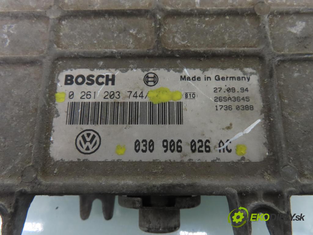 VW POLO (6N1) HB 1995 33,00 1.0 45 - AEV 1043,00 spinačka / imobilizéra IMMO / Riadiaca jednotka 0261203744 ; 830906026AC ; 357905851D