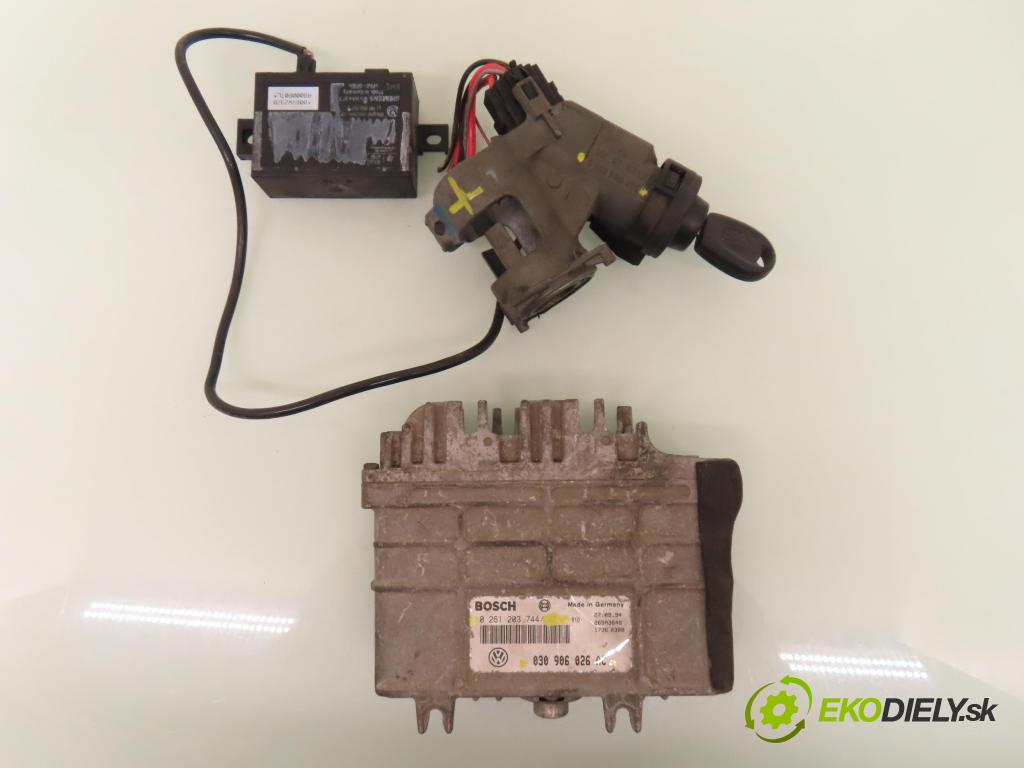 VW POLO (6N1) HB 1995 33,00 1.0 45 - AEV 1043,00 spinačka / imobilizéra IMMO / Riadiaca jednotka 0261203744 ; 830906026AC ; 357905851D