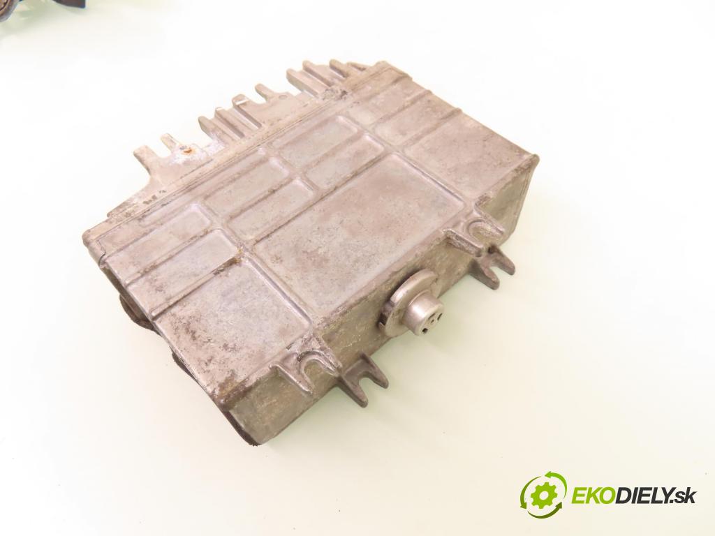 VW POLO (6N1) HB 1995 33,00 1.0 45 - AEV 1043,00 spinačka / imobilizéra IMMO / Riadiaca jednotka 0261203744 ; 830906026AC ; 357905851D