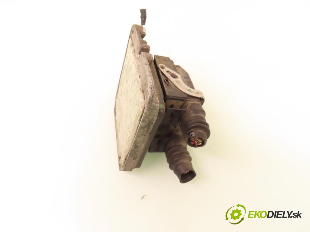 OPEL VECTRA B (J96) LIFTBACK 2000 85,00 1.8 i 16V ECOTEC  X 18 XE 1799,00 Riadiaca jednotka Motor 90569370 ; 5WK91706