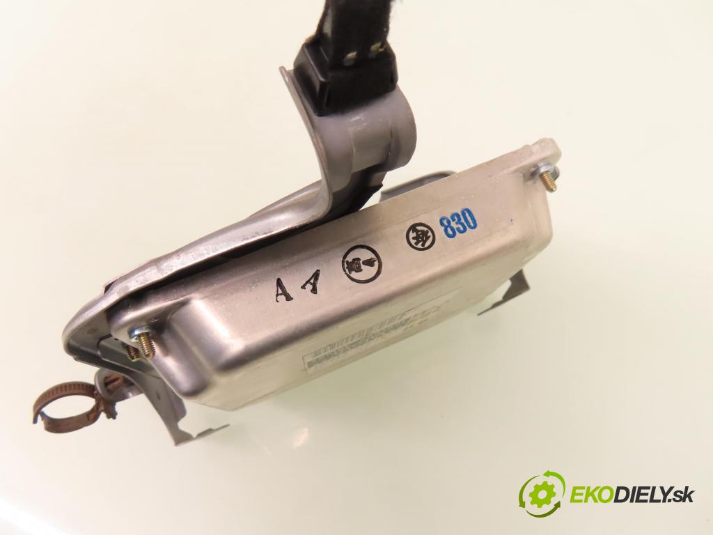 TOYOTA COROLLA (_E12_) HB 2002 81,00 1.6 VVT-i (ZZE121_) - 3ZZ-FE 1598,00 spínačka / imobilizéra IMMO / řídící jednotka 8966113250 ; 1752008301 ; 8264113040