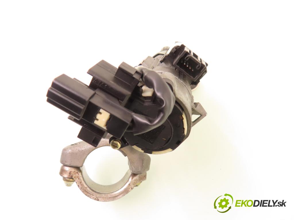 TOYOTA COROLLA (_E12_) HB 2002 81,00 1.6 VVT-i (ZZE121_) - 3ZZ-FE 1598,00 spínačka / imobilizéra IMMO / řídící jednotka 8966113250 ; 1752008301 ; 8264113040