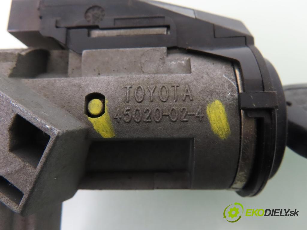 TOYOTA COROLLA (_E12_) HB 2002 81,00 1.6 VVT-i (ZZE121_) - 3ZZ-FE 1598,00 spínačka / imobilizéra IMMO / řídící jednotka 8966113250 ; 1752008301 ; 8264113040