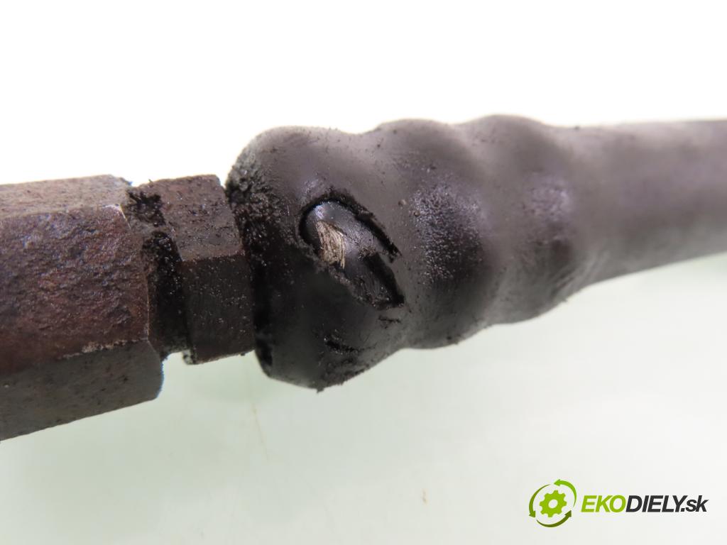 AUDI A6 (4F2, C6) SEDAN 2004 155,00 3.0 TDI quattro - BNG 2967,00 rúrka / Rúra servočerpadlo