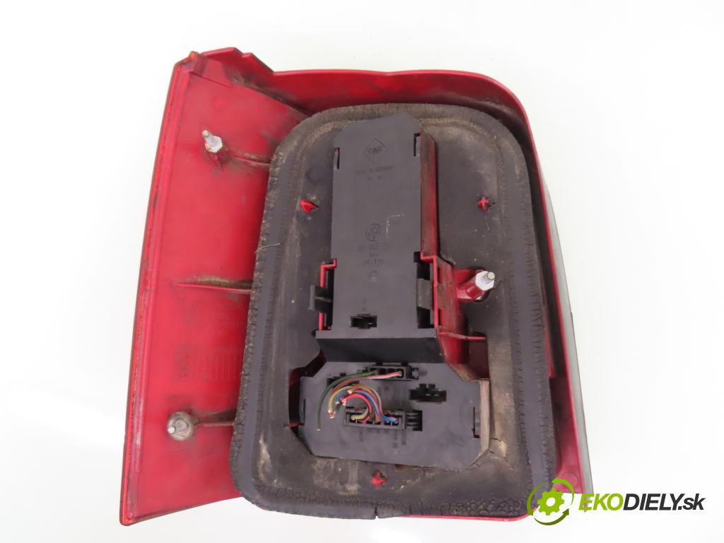 VW PASSAT B5 Variant (3B5) KOMBI 1998 81,00 1.9 TDI 110 - AFN 1896,00 Svetlo pravé zadné 389945257