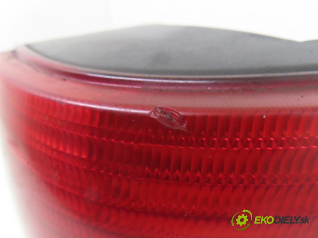 VW PASSAT B5 Variant (3B5) KOMBI 1998 81,00 1.9 TDI 110 - AFN 1896,00 Svetlo pravé zadné 389945257