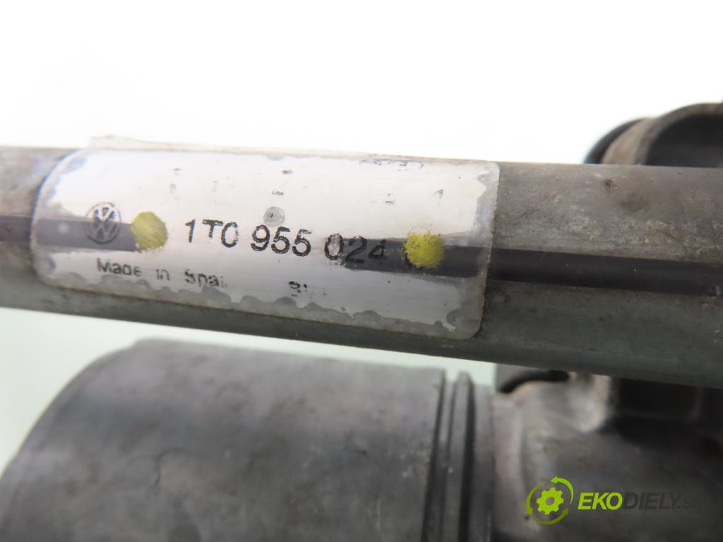 VW TOURAN (1T1, 1T2) MINIVAN 2003 74,00 1.9 TDI PD 100 - AVQ 1896,00 Motorček stieračov 0390241718 ; 1T0955024B