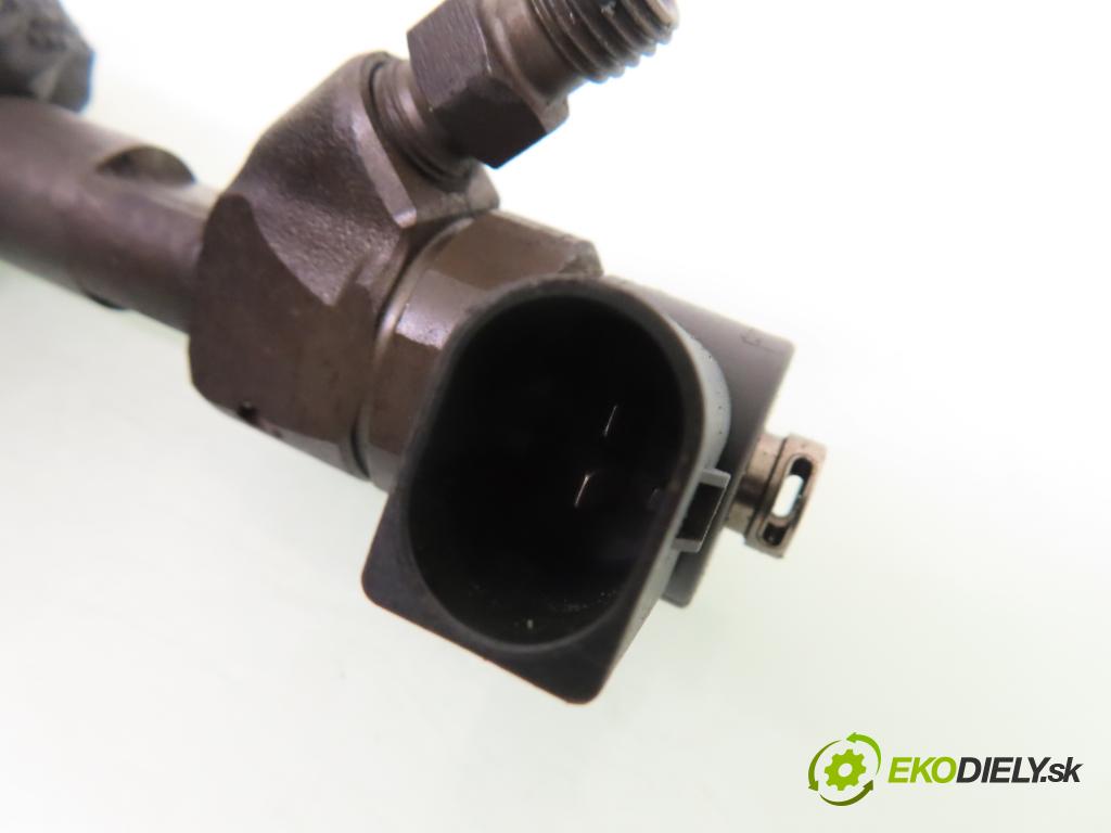 MERCEDES-BENZ KLASA E (W210) SEDAN 2001 105,00 2.2 CDI 143 - OM 611.961 2148,00 vstrekovač A6110700987 ; 0445110072 (Vstrekovač paliva)