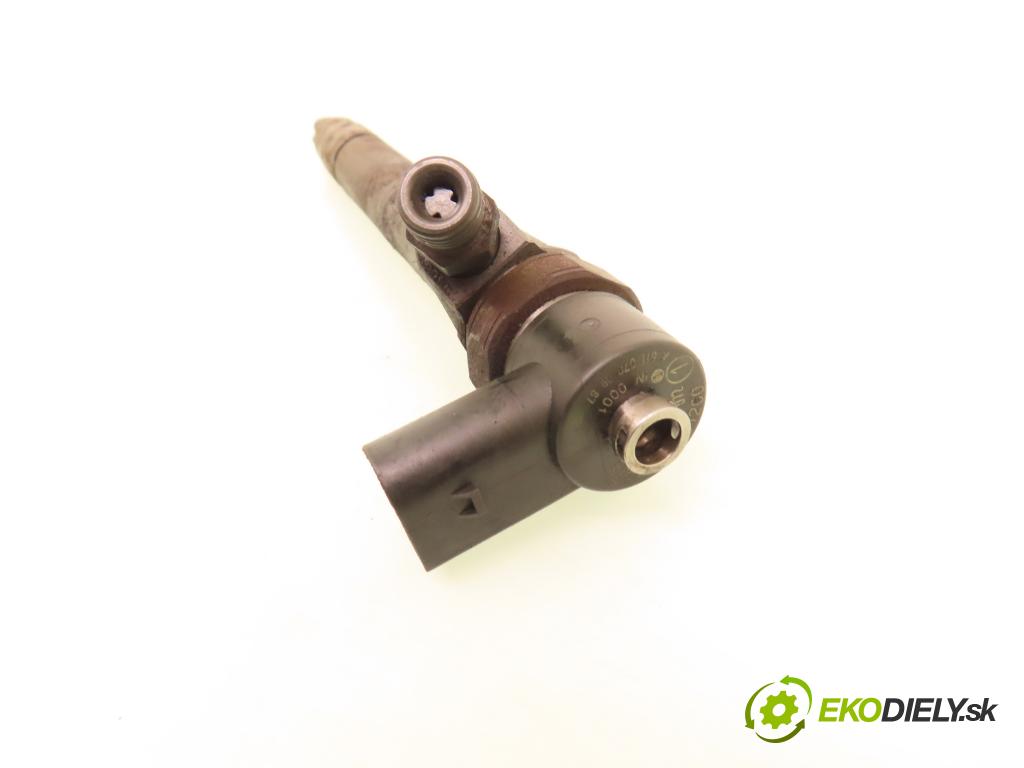 MERCEDES-BENZ KLASA E (W210) SEDAN 2001 105,00 2.2 CDI 143 - OM 611.961 2148,00 vstrekovač A6110700987 ; 0445110072 (Vstrekovač paliva)