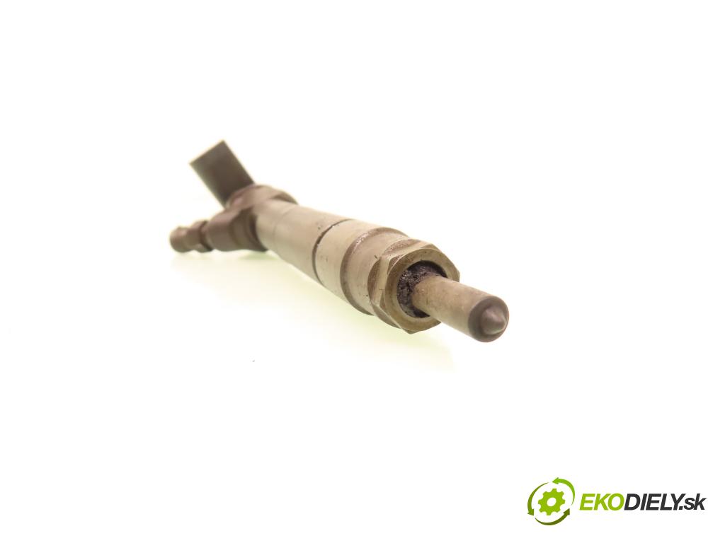 MERCEDES-BENZ KLASA E (W210) SEDAN 2001 105,00 2.2 CDI 143 - OM 611.961 2148,00 vstrekovač A6110700987 ; 0445110072 (Vstrekovač paliva)