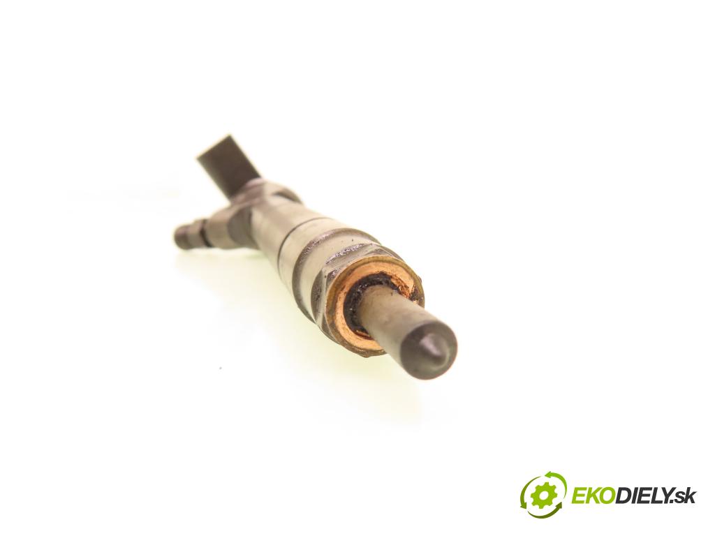 MERCEDES-BENZ KLASA E (W210) SEDAN 2001 105,00 2.2 CDI 143 - OM 611.961 2148,00 vstřikovač A6110700987 ; 0445110072 (Vstřikovač paliva)