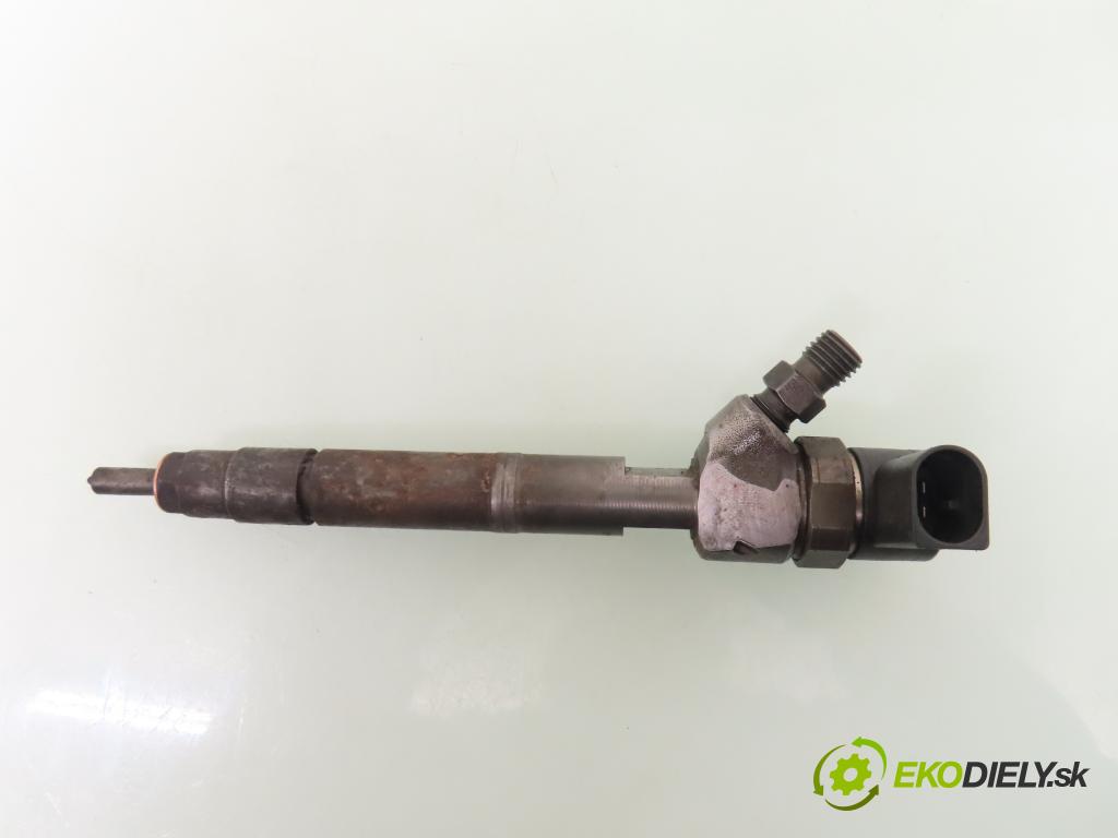 MERCEDES-BENZ KLASA E (W210) SEDAN 2001 105,00 2.2 CDI 143 - OM 611.961 2148,00 vstrekovač A6110700987 ; 0445110072 (Vstrekovač paliva)