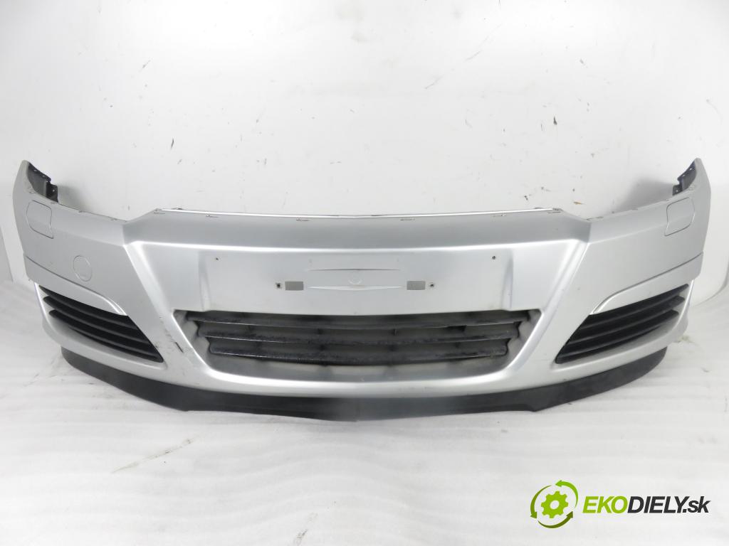 OPEL ASTRA H (A04) HB 2004 77,00 1.6 - Z 16 XEP 1598,00 Nárazník predný