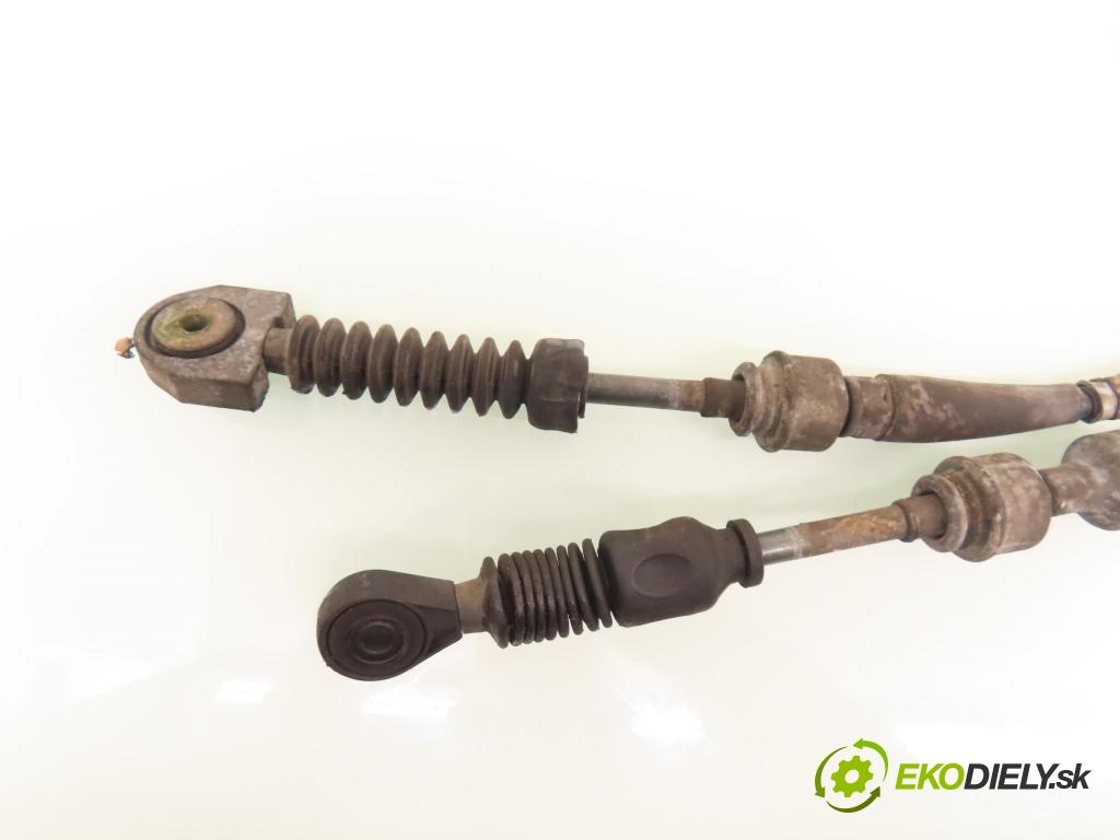 TOYOTA COROLLA kombi (_E12_) KOMBI 2004 81,00 1.6 VVT-i (ZZE121_) - 3ZZ-FE 1598,00 ZVEDÁK: