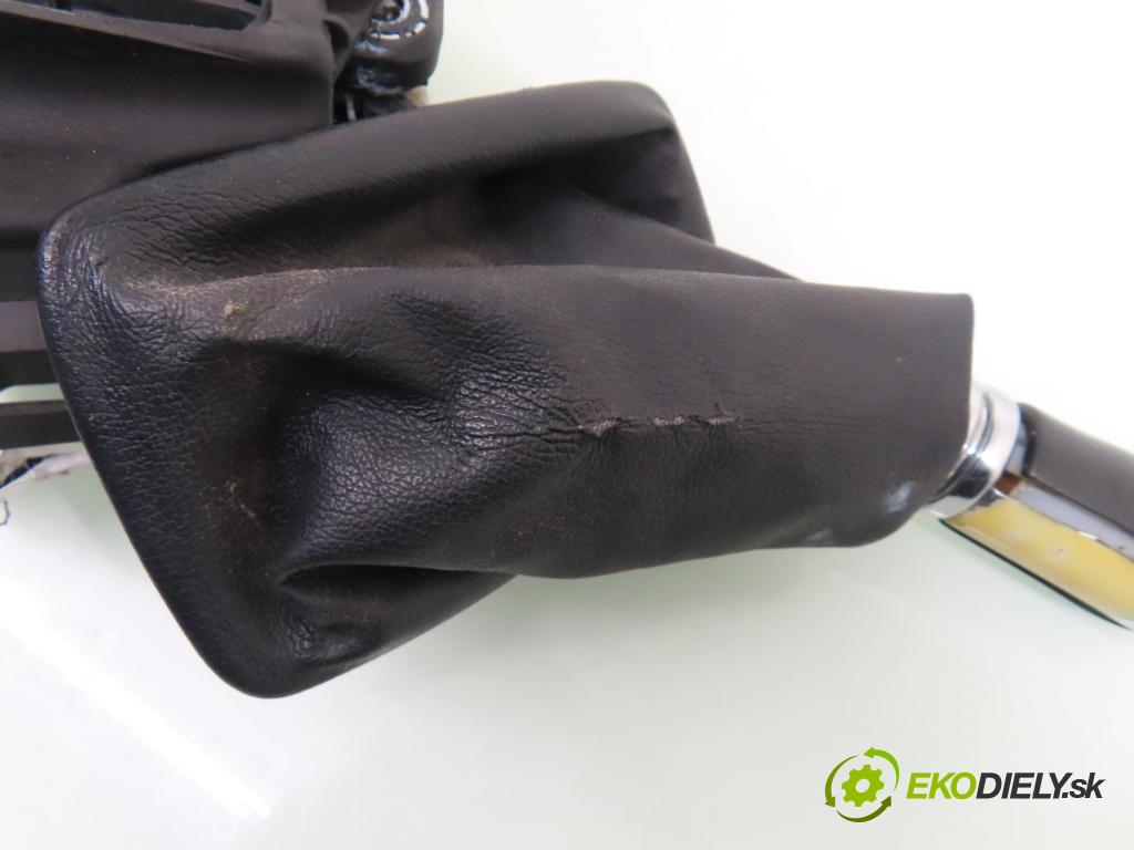 TOYOTA COROLLA kombi (_E12_) KOMBI 2004 81,00 1.6 VVT-i (ZZE121_) - 3ZZ-FE 1598,00 ZVEDÁK: