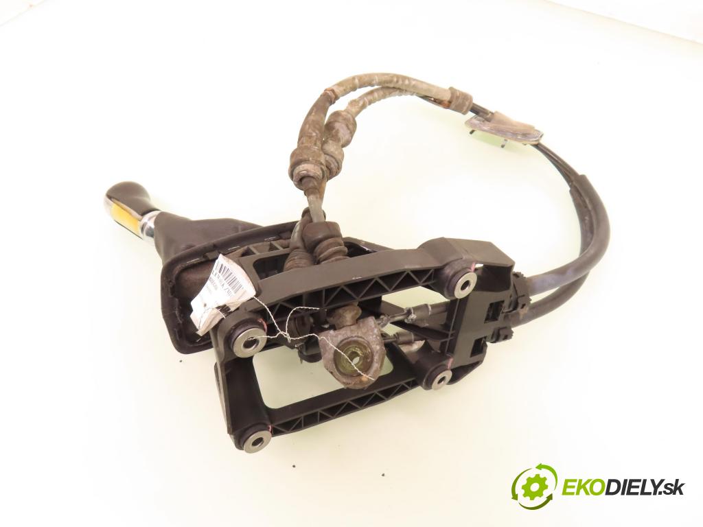 TOYOTA COROLLA kombi (_E12_) KOMBI 2004 81,00 1.6 VVT-i (ZZE121_) - 3ZZ-FE 1598,00 ZVEDÁK: