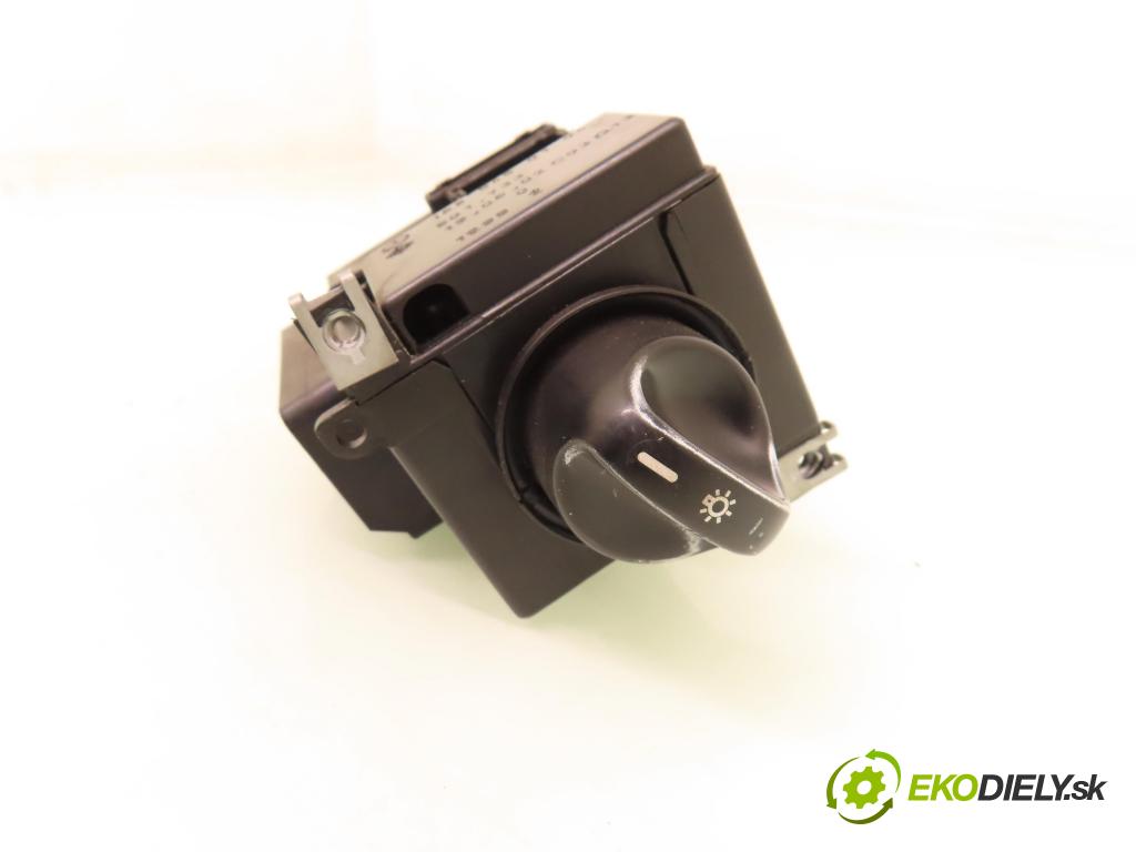 MERCEDES-BENZ KLASA A (W168) HB 1998 66,00 1.7 CDI 90 1689,00 prepínač svetlá 1685450104