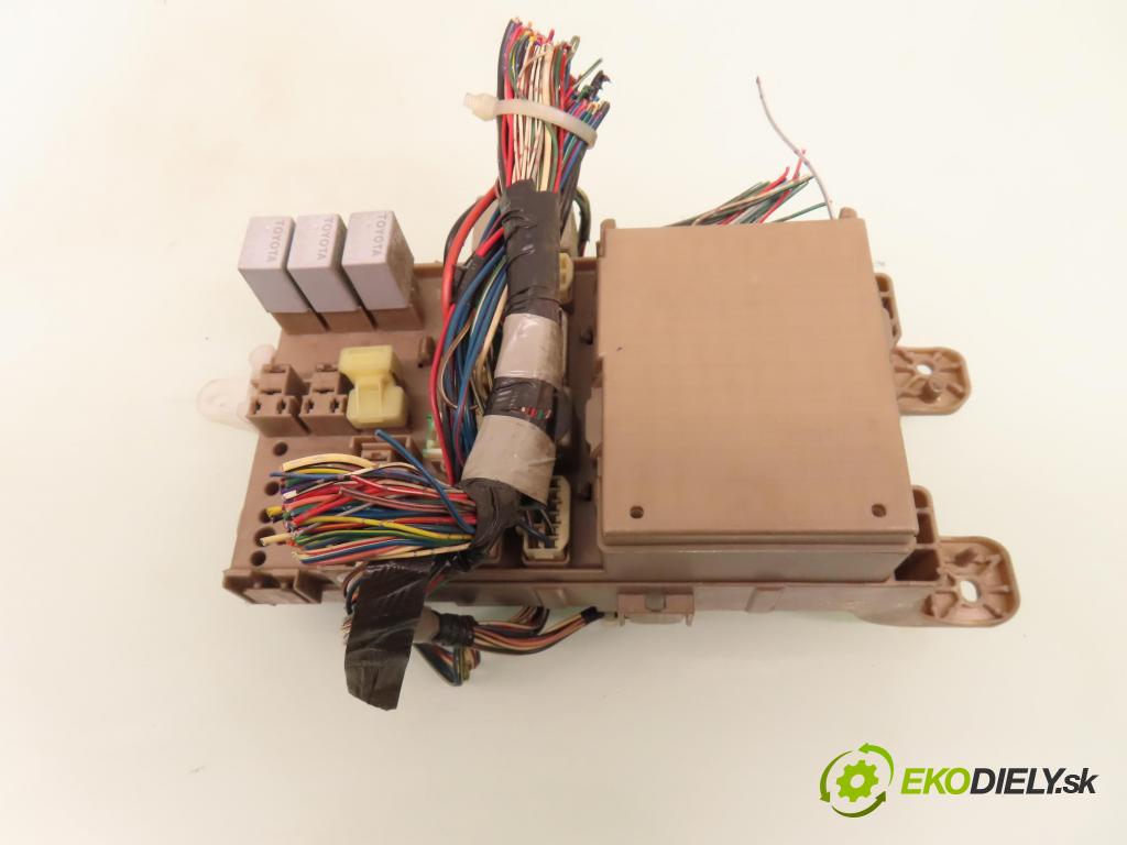 TOYOTA COROLLA kombi (_E12_) KOMBI 2004 81,00 1.6 VVT-i (ZZE121_) - 3ZZ-FE 1598,00 spinačka / imobilizéra IMMO / Riadiaca jednotka 8966102B80 ; MB2750008801 ; 8264102040