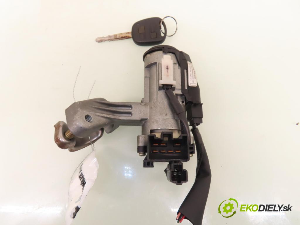 TOYOTA COROLLA kombi (_E12_) KOMBI 2004 81,00 1.6 VVT-i (ZZE121_) - 3ZZ-FE 1598,00 spinačka / imobilizéra IMMO / Riadiaca jednotka 8966102B80 ; MB2750008801 ; 8264102040